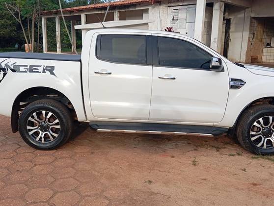 FORD RANGER 3.2 XLT 4X4 CD 20V DIESEL 4P AUTOMÁTICO FORD RANGER 3.2 XLT 4X4 CD 20V DIESEL 4P AUTOMÁTICO